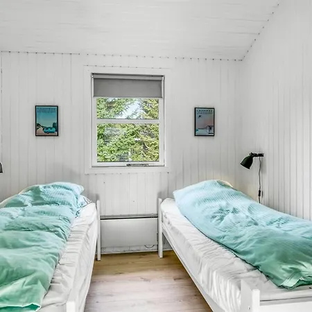Annamie - 1-8km From The Sea By Interhome