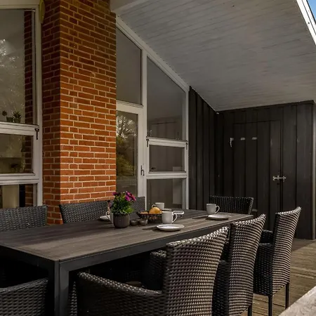 Annamie - 1-8km From The Sea By Interhome *